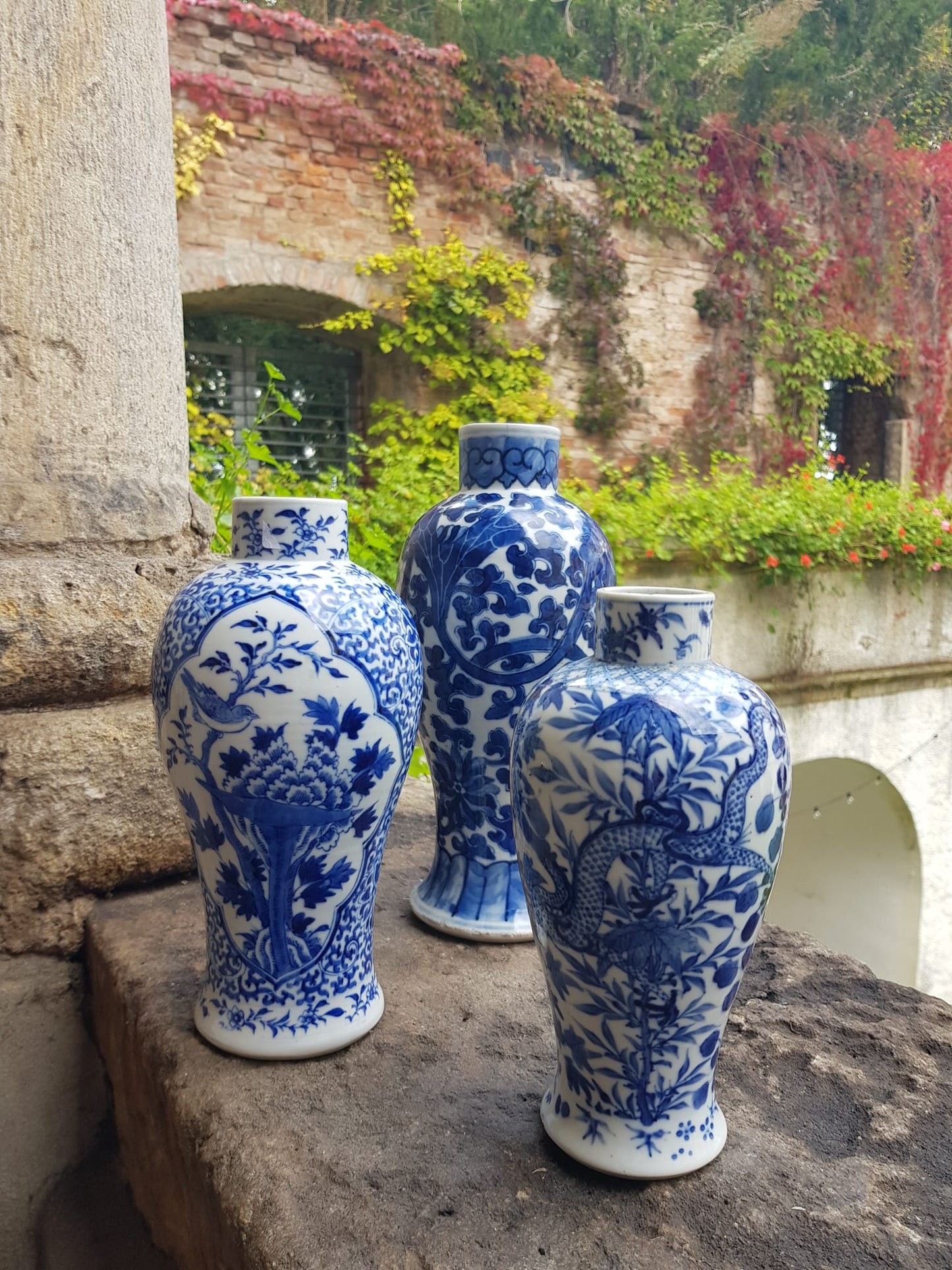 Antique Chinese Qing Dynasty Vase 22cm