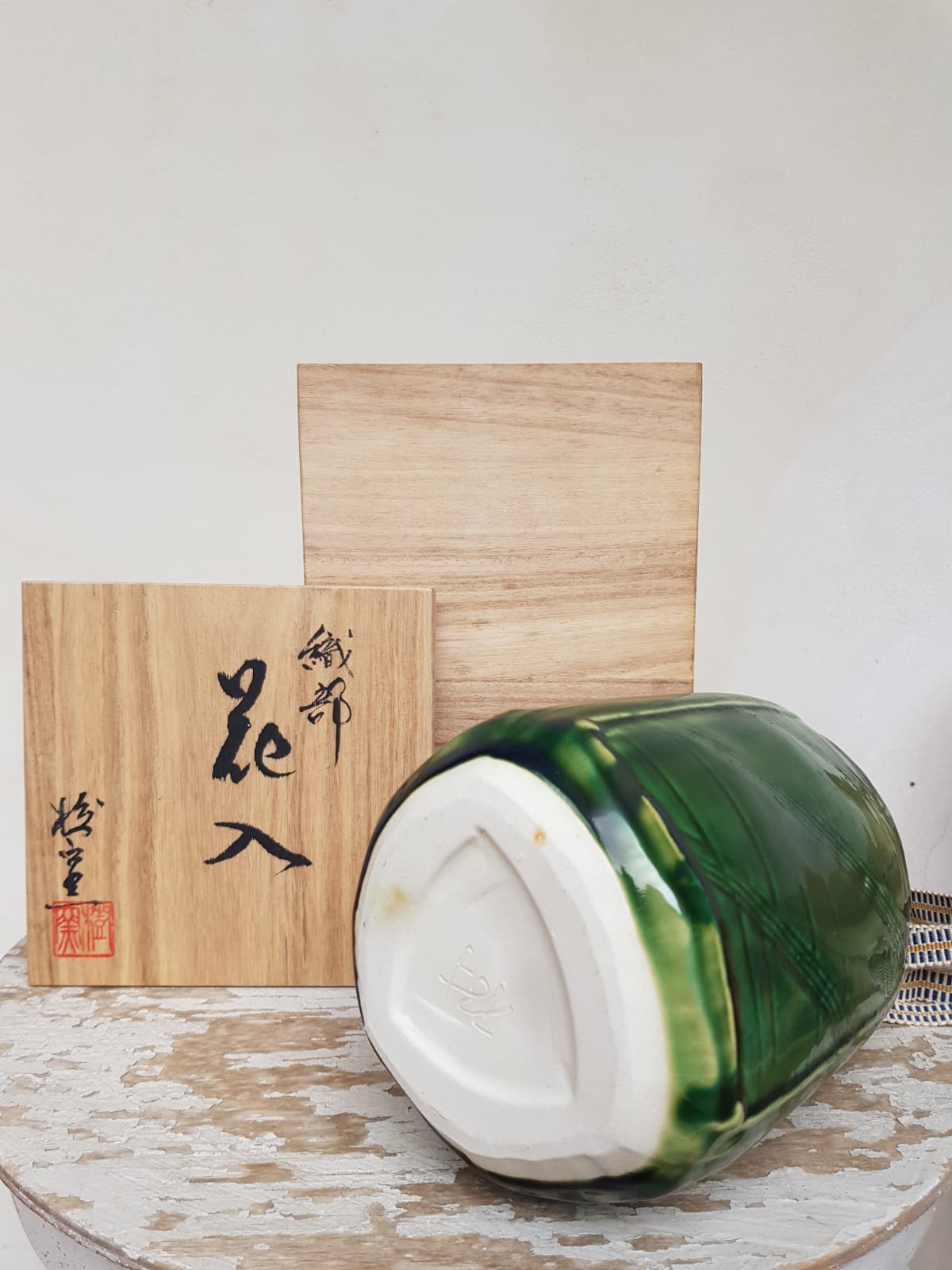 Japanese Oribe Ware Green Glaze Ceramic Flower Vase (Hanairi) with Signed Tomobako
