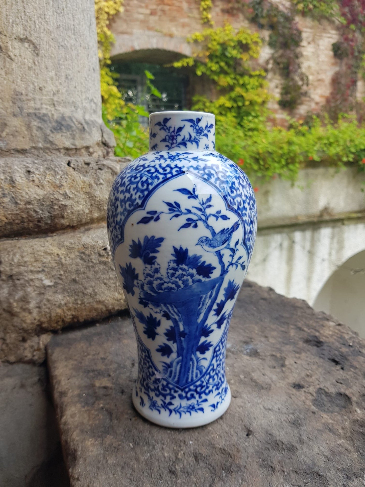 Antique Chinese Qing Dynasty Vase 22cm