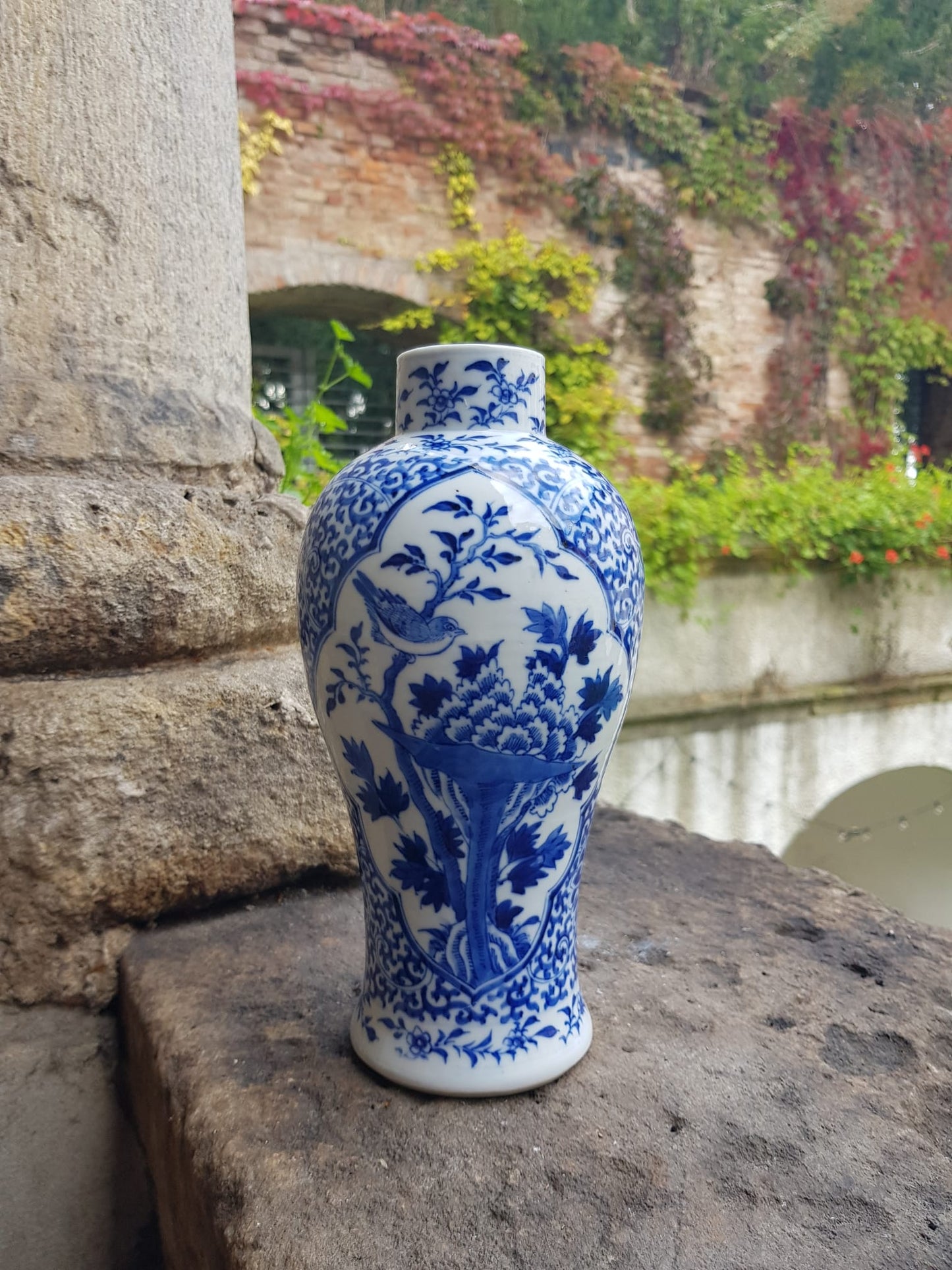 Antique Chinese Qing Dynasty Vase 22cm