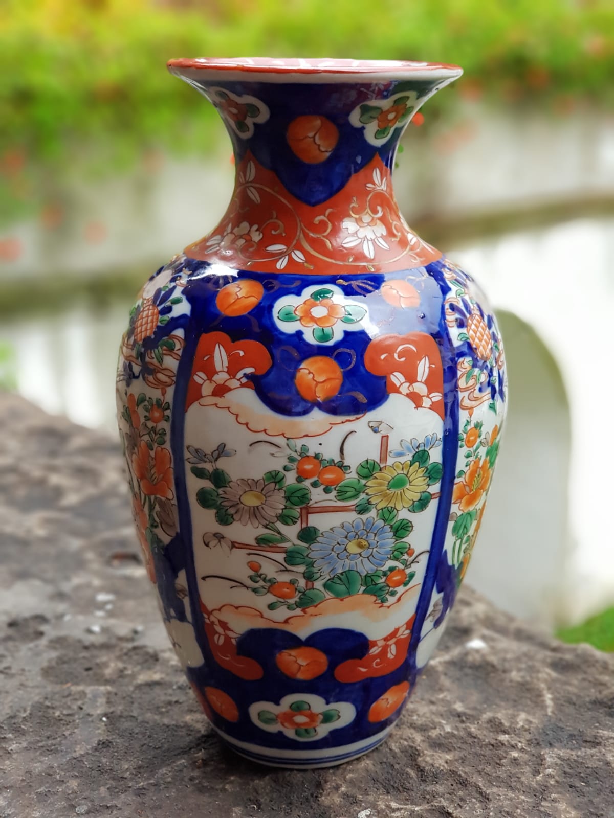 Imari Porcelain Vase, Japan late 19th Century