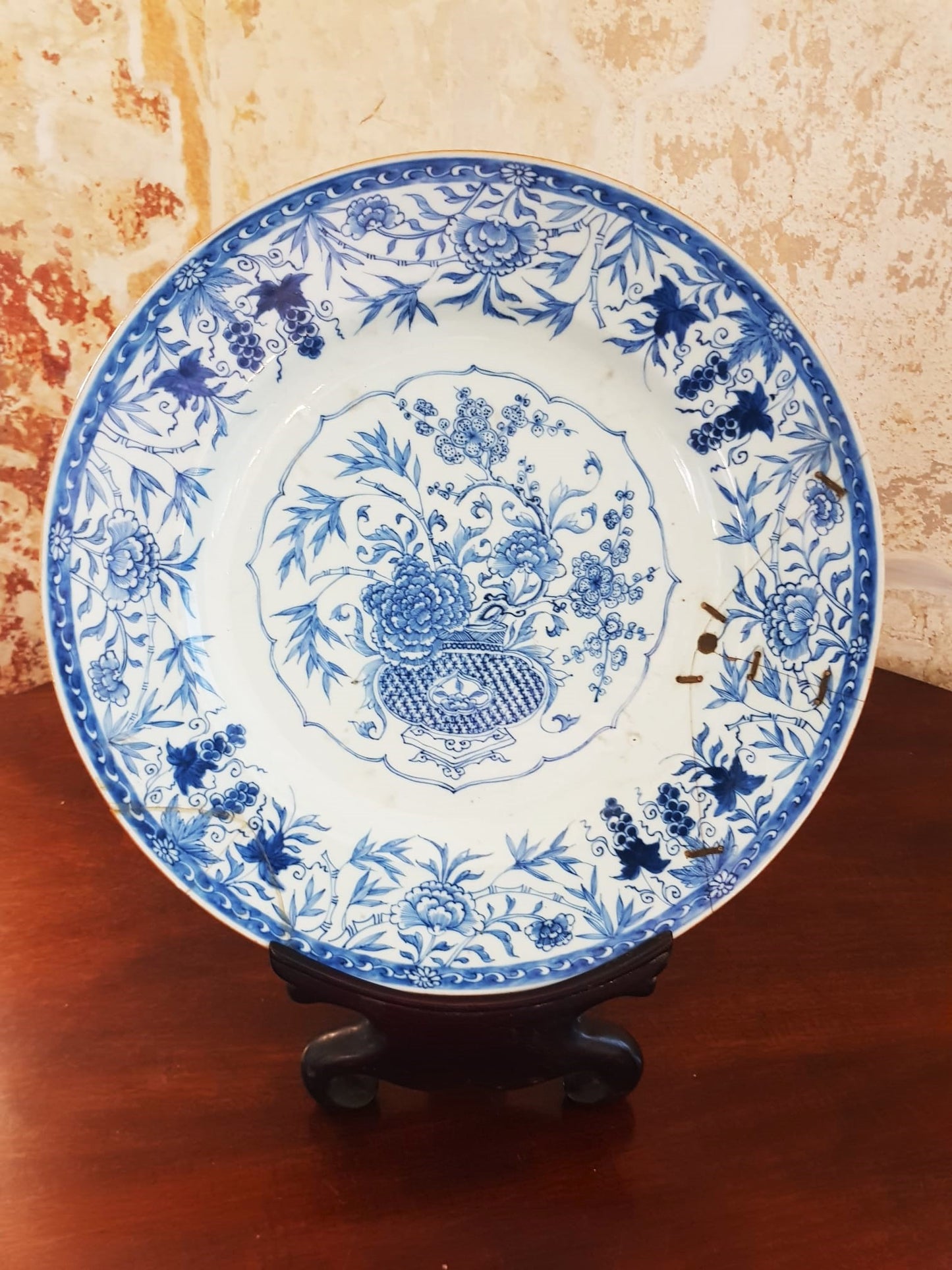 Decorative Porcelain Plate, Qing Dynasty Qianlong China 18th Century