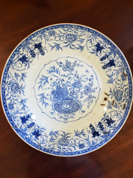 Decorative Porcelain Plate, Qing Dynasty Qianlong China 18th Century