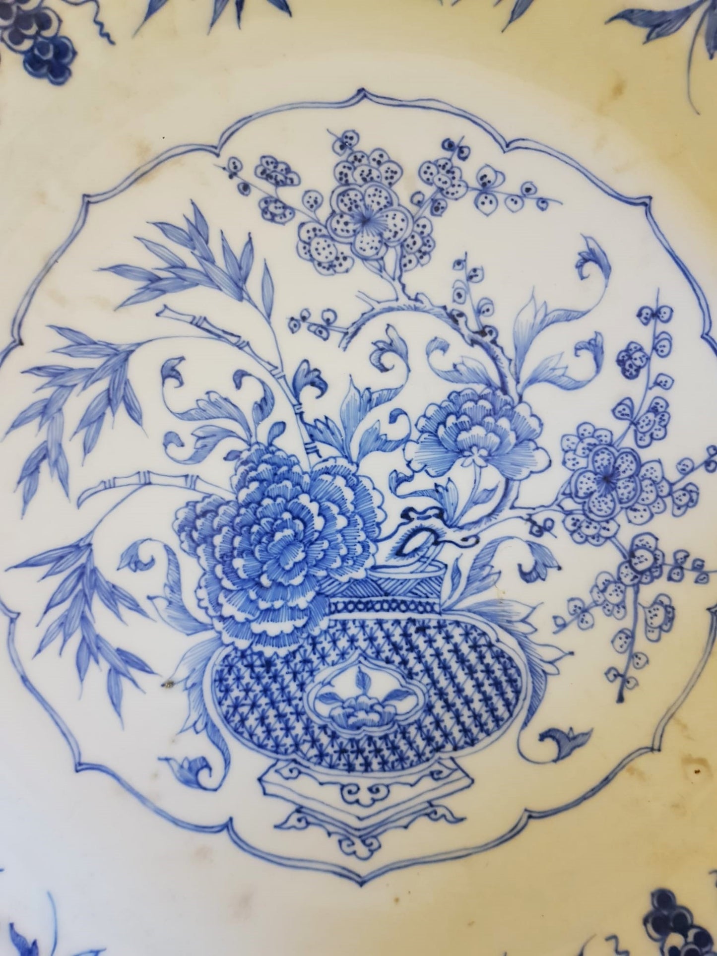 Decorative Porcelain Plate, Qing Dynasty Qianlong China 18th Century