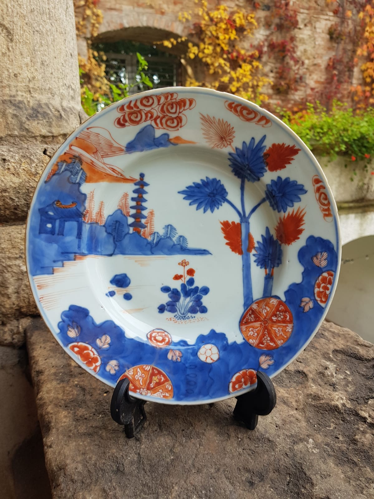 Imari Decorative Plate,  Qing Dynasty, China 18/19th Century