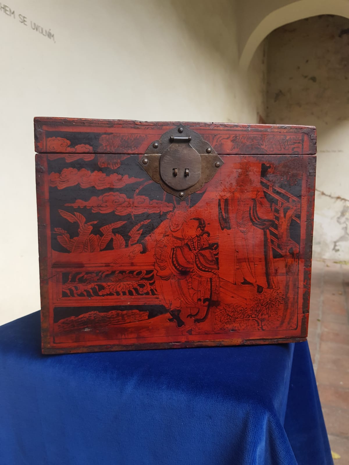 Chinese Antique Wooden Box, Qing Dynasty, 19th Century