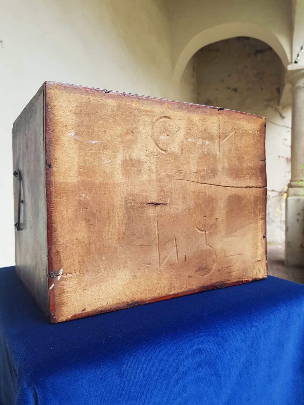 Chinese Antique Wooden Box, Qing Dynasty, 19th Century