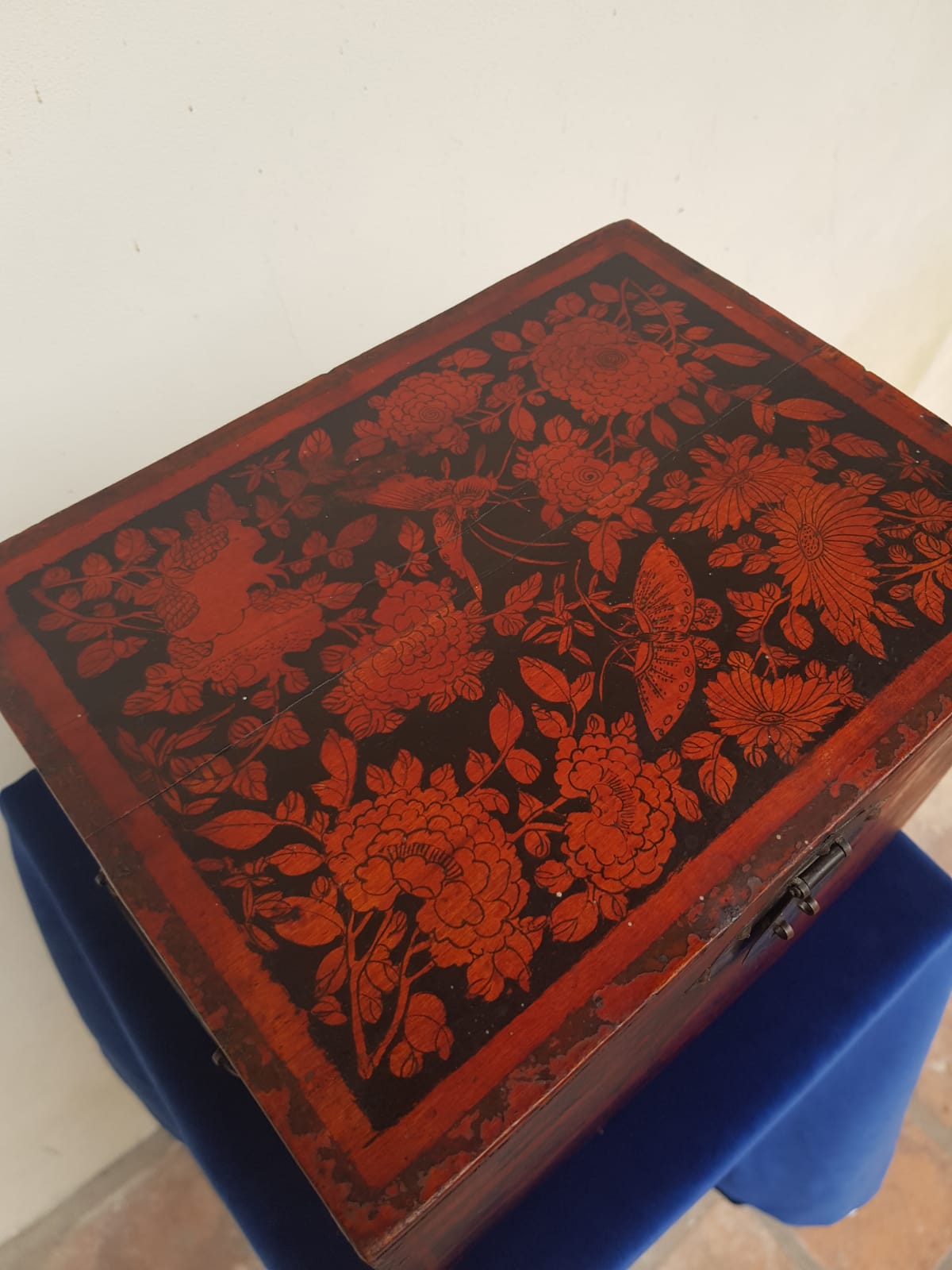 Chinese Antique Wooden Box, Qing Dynasty, 19th Century