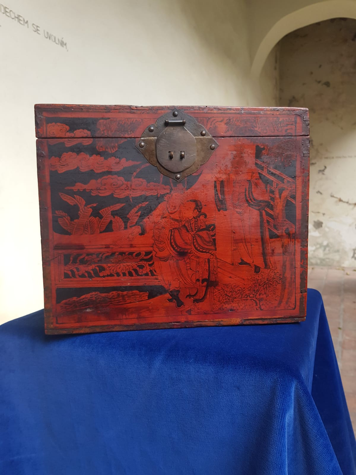 Chinese Antique Wooden Box, Qing Dynasty, 19th Century