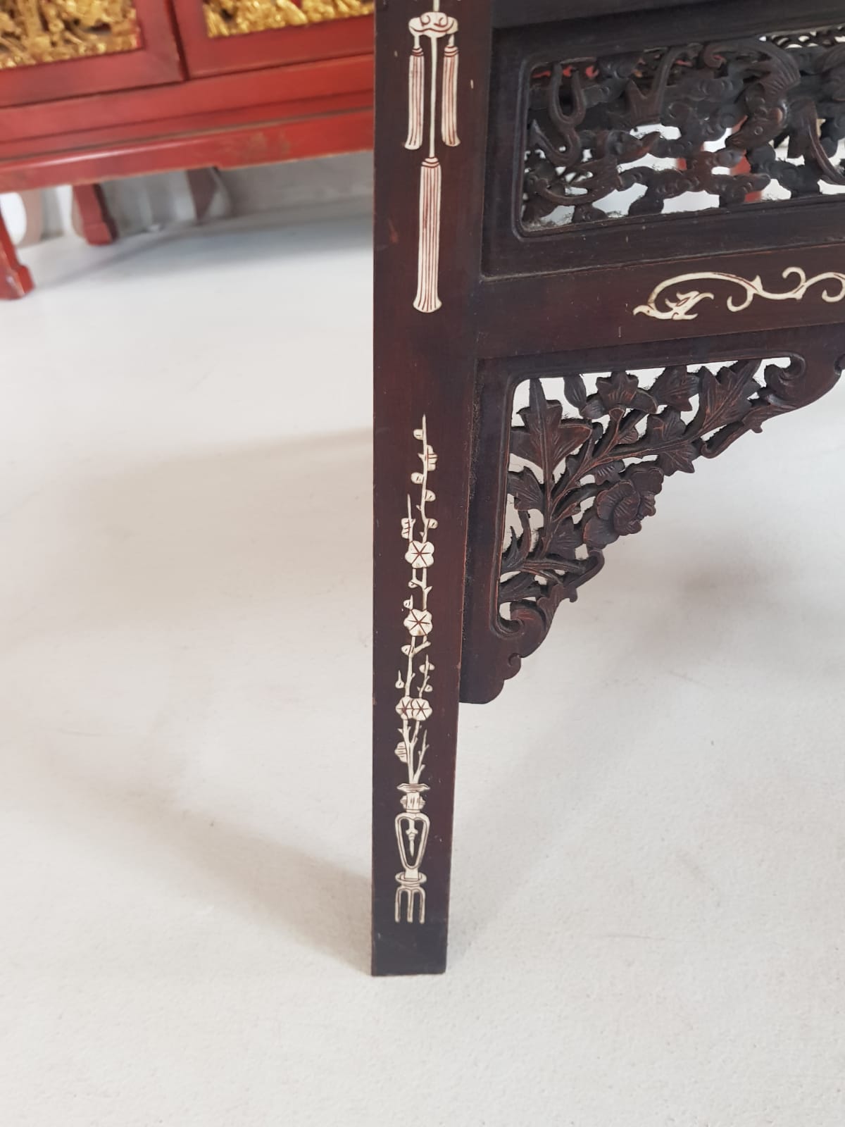 A Qing 19TH CENTURY CHINESE IVORY INLAID TWO TIER TABLE. 63 cm x 65 cm