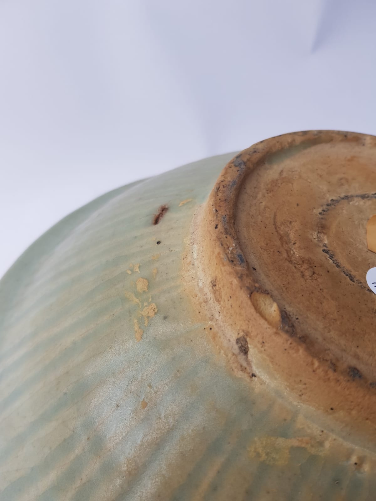 Antique Thai Sawankhalok Celadon Foliate Rim Dish (14th–16th Century)