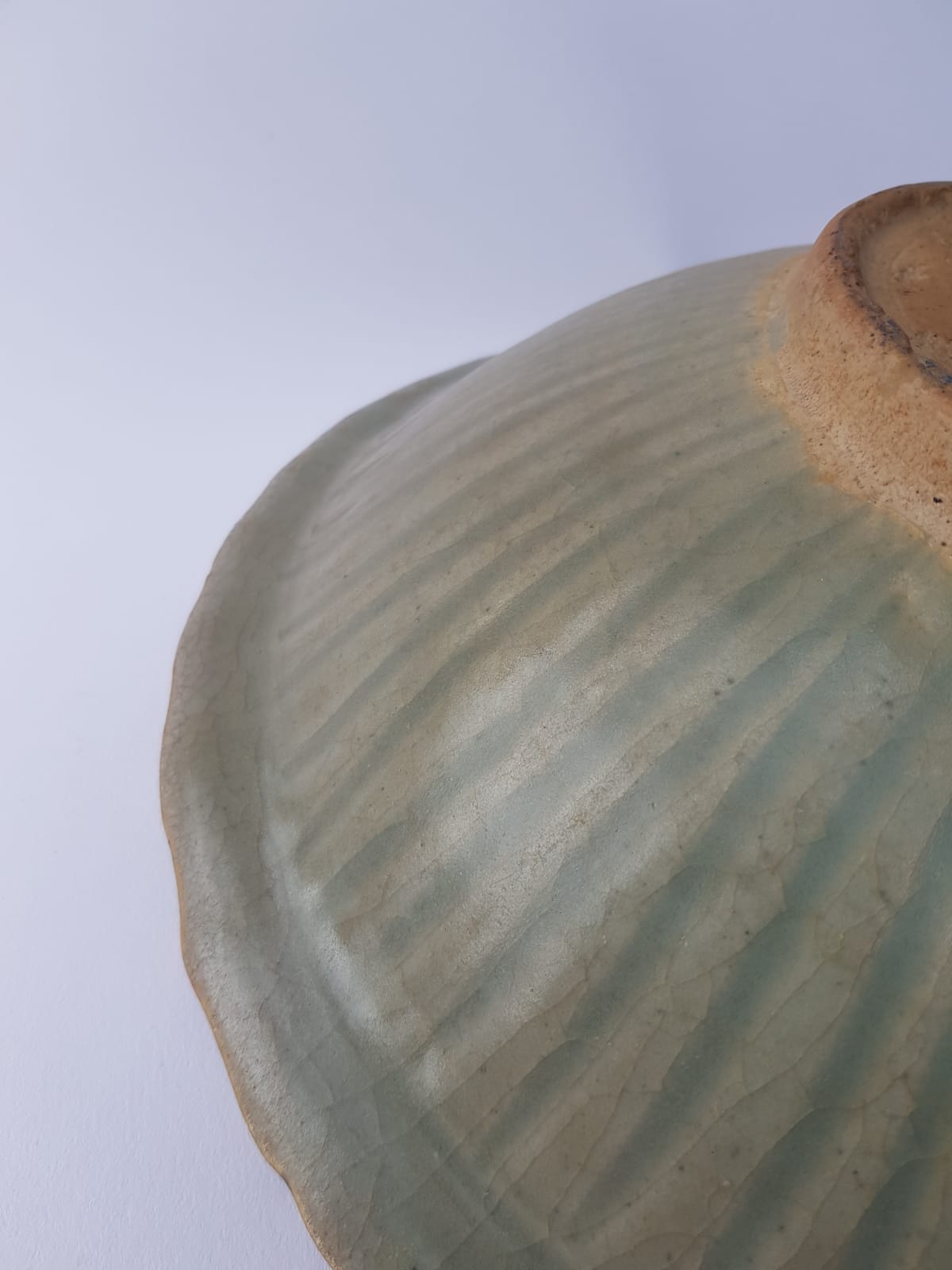 Antique Thai Sawankhalok Celadon Foliate Rim Dish (14th–16th Century)