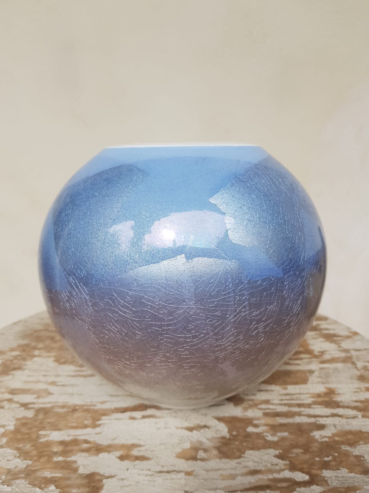Kutani Ware Yūri-ginsai Globular Vase