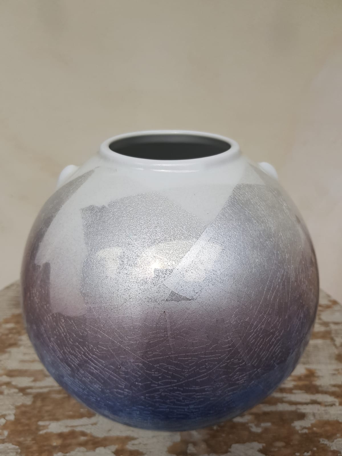 Kutani Ware Yūri-ginsai Globular Vase