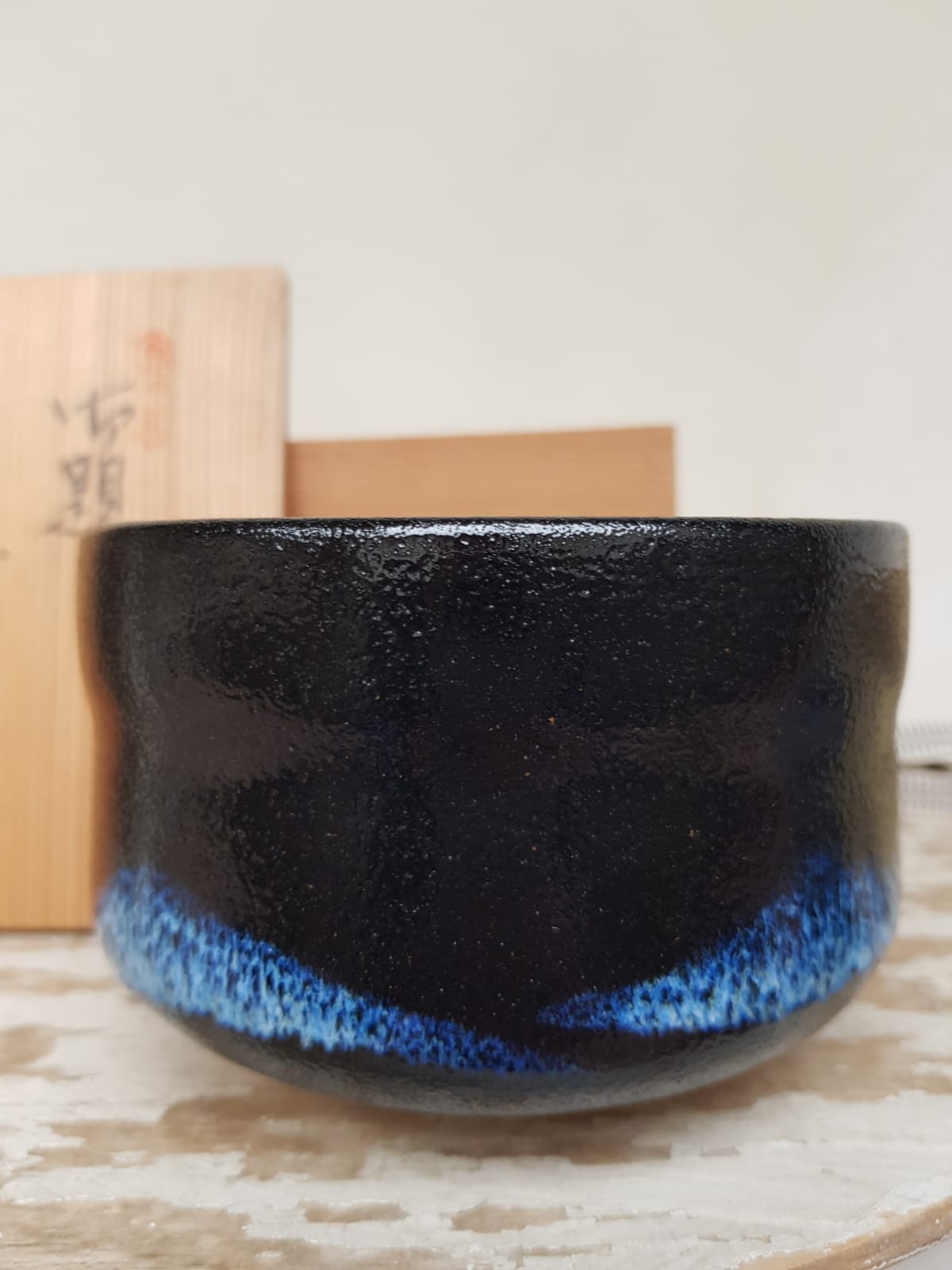 Sugiura Yoshiki Seto-yaki Matcha Bowl 'Oka' Umi Cerulean Blue Glaze with Tomobako