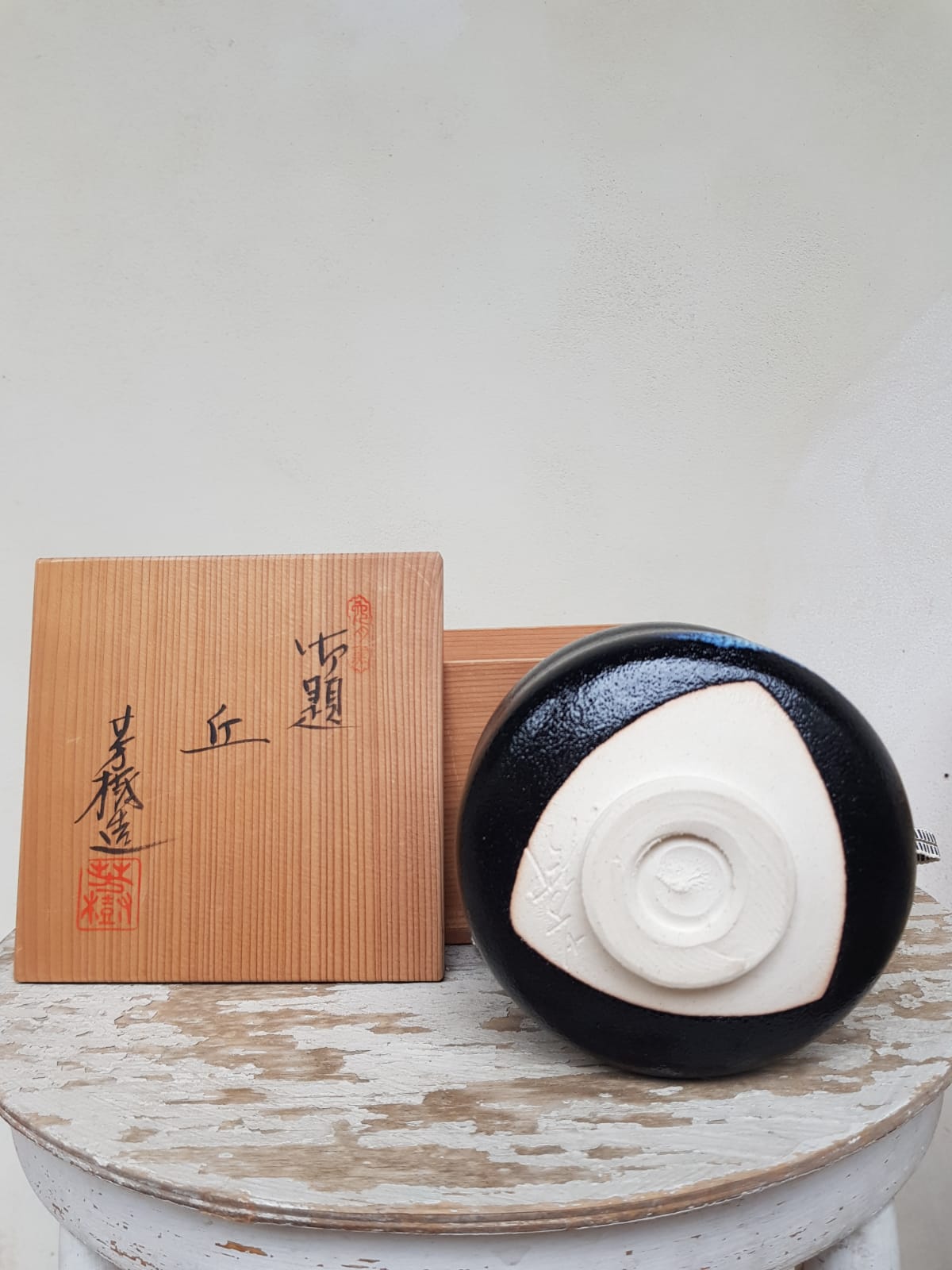 Sugiura Yoshiki Seto-yaki Matcha Bowl 'Oka' Umi Cerulean Blue Glaze with Tomobako