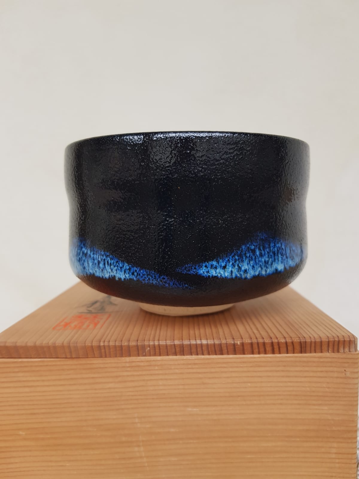Sugiura Yoshiki Seto-yaki Matcha Bowl 'Oka' Umi Cerulean Blue Glaze with Tomobako