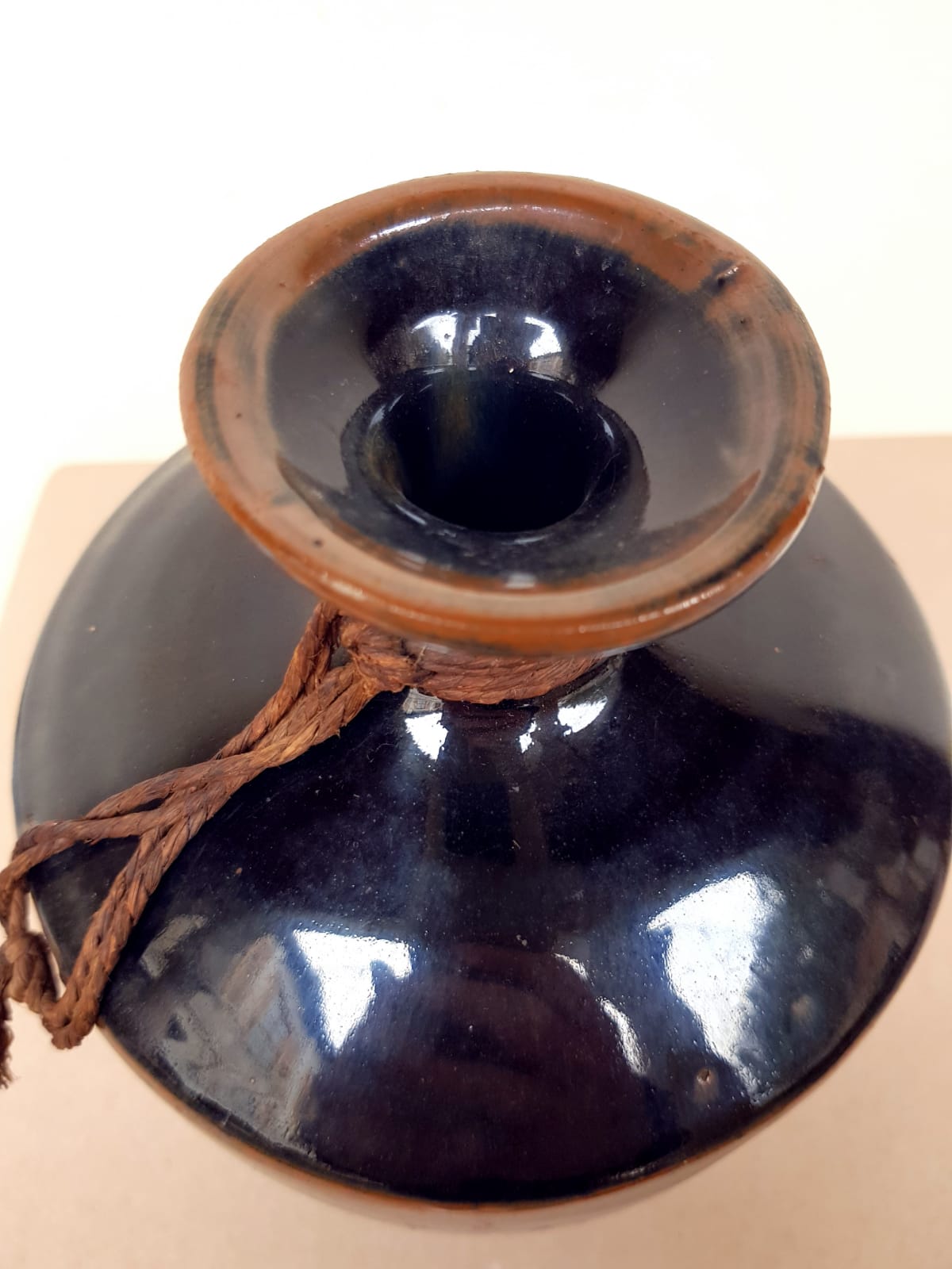 Japanese Glazed Stoneware Tokkuri (Sake Bottle), Meiji Period, late 19th Century