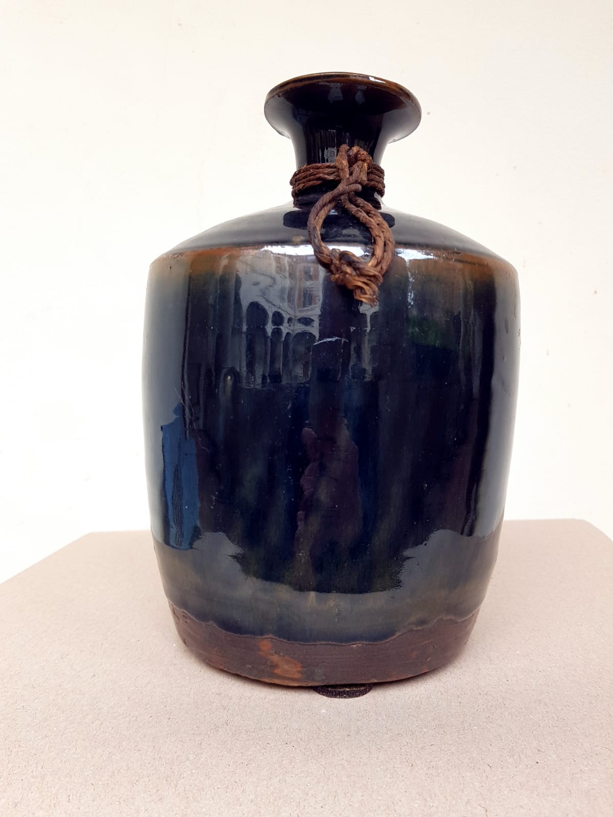 Japanese Glazed Stoneware Tokkuri (Sake Bottle), Meiji Period, late 19th Century