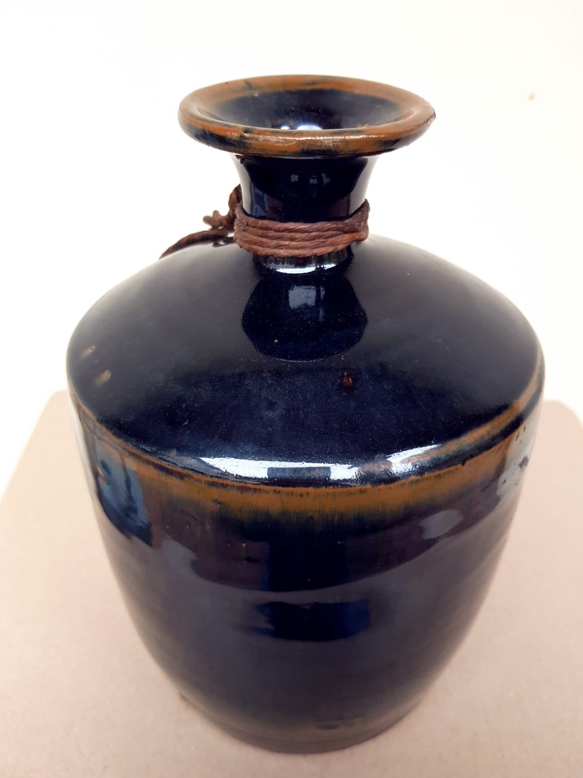 Japanese Glazed Stoneware Tokkuri (Sake Bottle), Meiji Period, late 19th Century