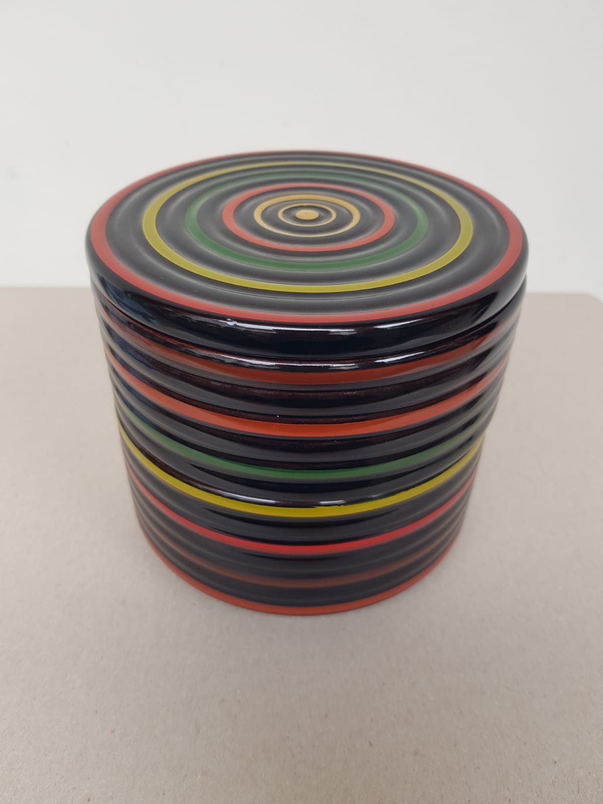 Antique Japanese Koma-nuri Lacquer Box – Traditional Spinning Top Motif , Signed Artis Studio Piece – Early 20th Century