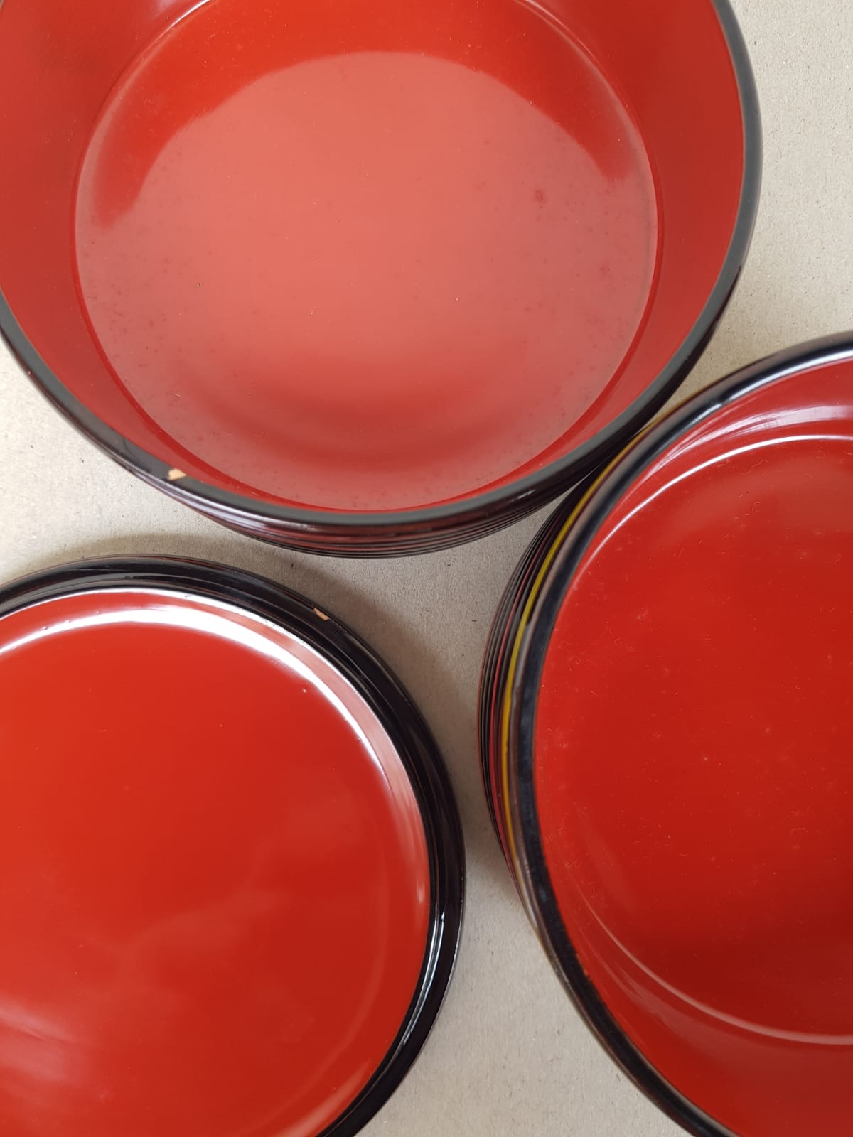 Antique Japanese Koma-nuri Lacquer Box – Traditional Spinning Top Motif , Signed Artis Studio Piece – Early 20th Century