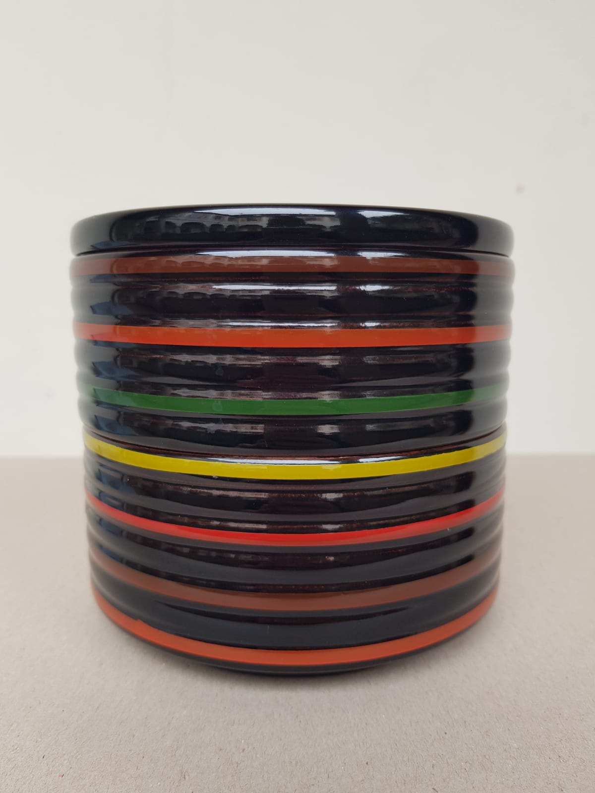 Antique Japanese Koma-nuri Lacquer Box – Traditional Spinning Top Motif , Signed Artis Studio Piece – Early 20th Century
