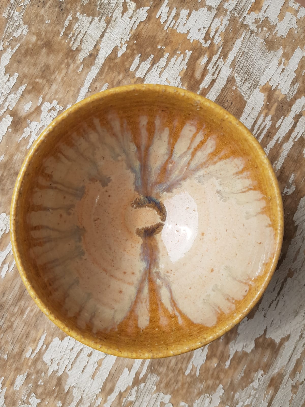 Antique Japanese Chawan – Hand-Decorated Sgraffito Tea Bowl with Amber Drip Glaze, mid 20th Century