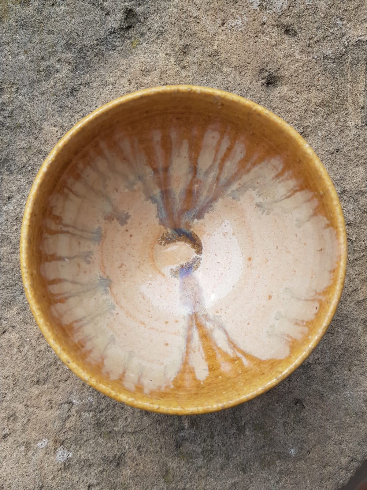 Antique Japanese Chawan – Hand-Decorated Sgraffito Tea Bowl with Amber Drip Glaze, mid 20th Century