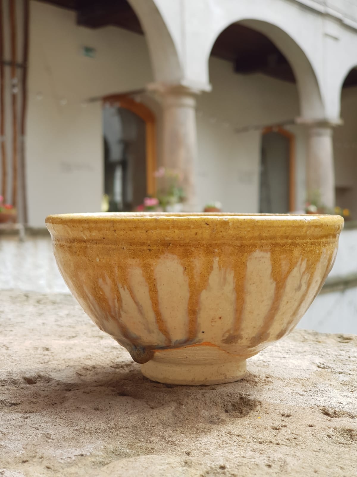 Antique Japanese Chawan – Hand-Decorated Sgraffito Tea Bowl with Amber Drip Glaze, mid 20th Century