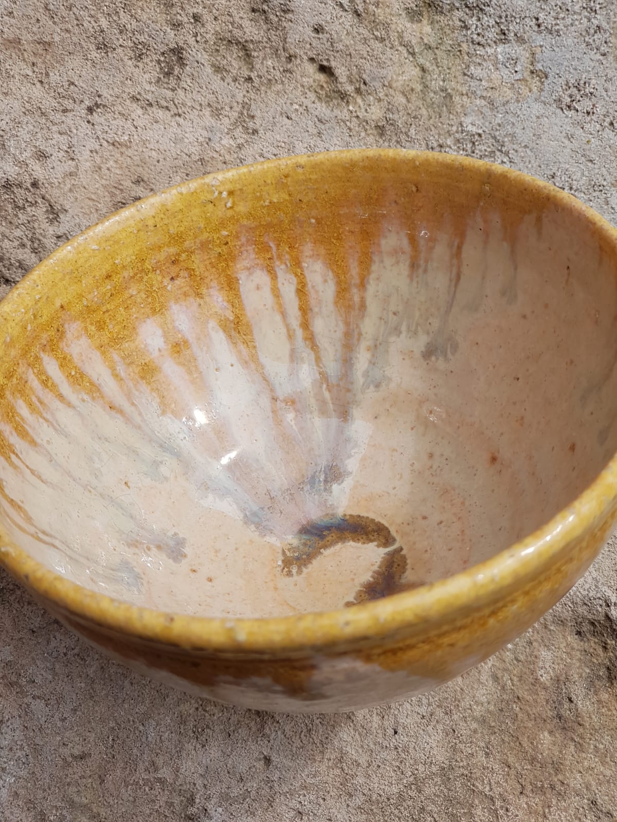 Antique Japanese Chawan – Hand-Decorated Sgraffito Tea Bowl with Amber Drip Glaze, mid 20th Century