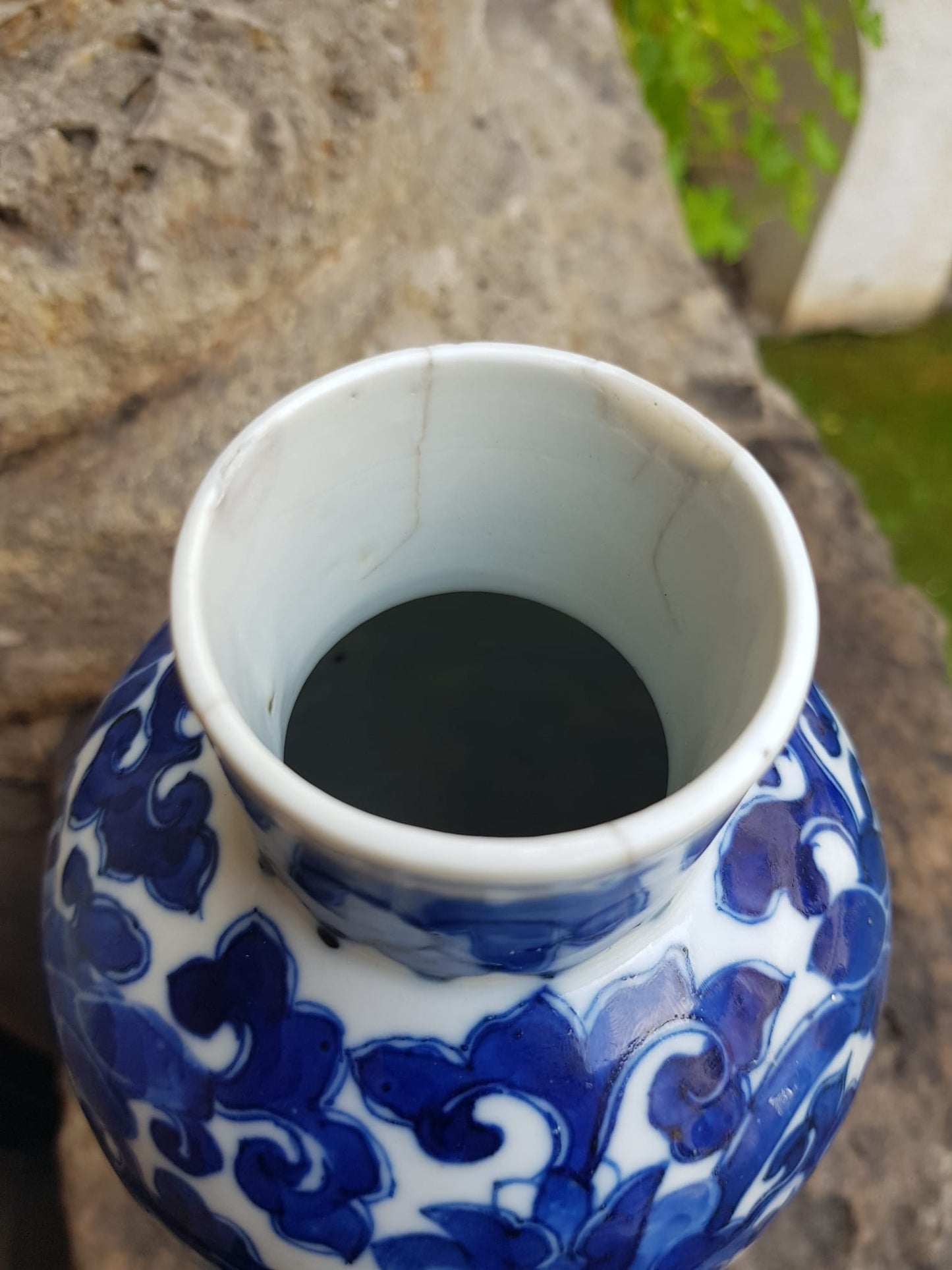 Antique Chinese Qing Dynasty Vase 27cm