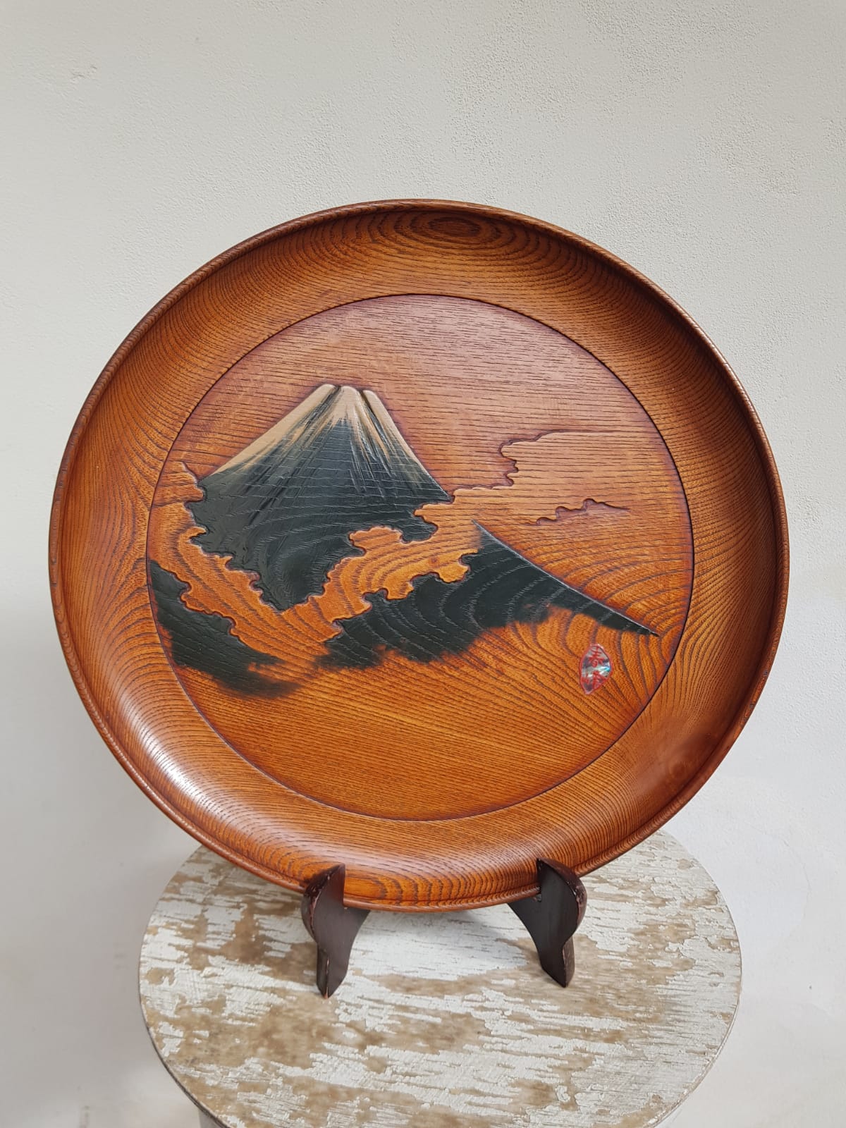 39cm Vintage Japanese Hand-Carved Zelkova Wood Tray – Mt. Fuji Motif, 20th Century